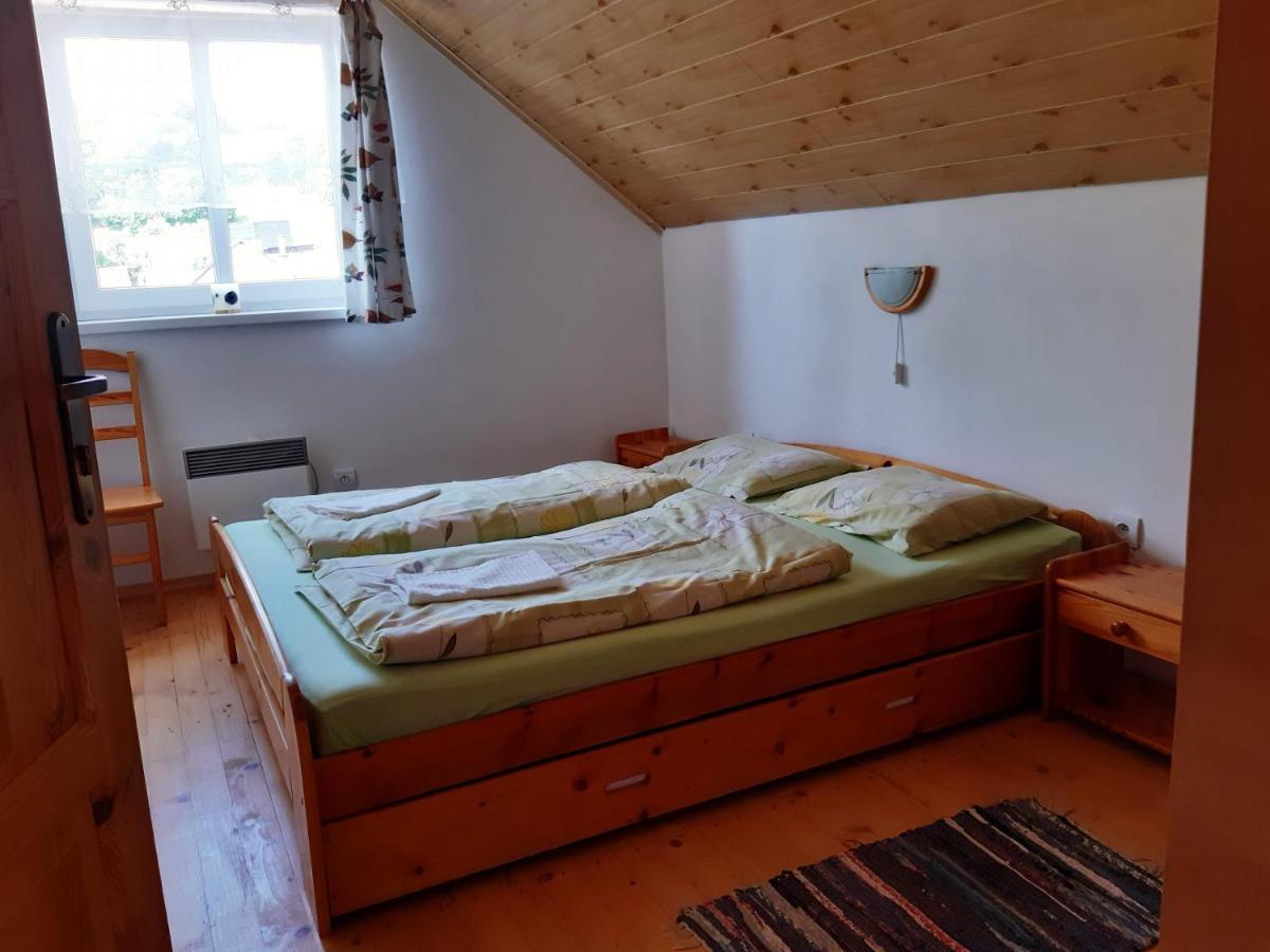 Chalupa Helena Na Poraci Buitenkant foto